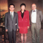 1997年3月摄于香港万豪酒店。左起：金钟、陈惠敏、梅兆赞