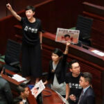 林郑月娥立法会施政报告被抗议声打断