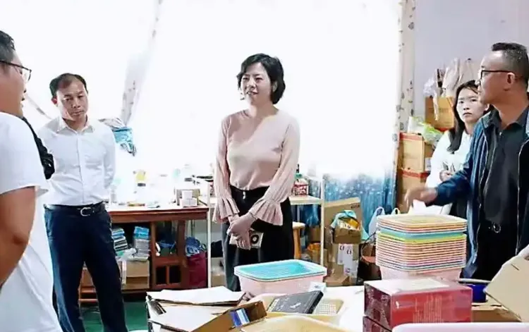 女局长周晓芬太嚣张！婚内出轨九人证据确凿，却把要精神赔偿的前夫送进监狱